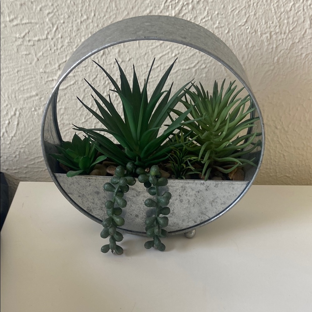 Artificial plat decoration piece
